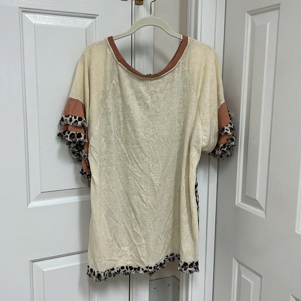 Umgee cheetah top plus sizes - Picture 5 of 5